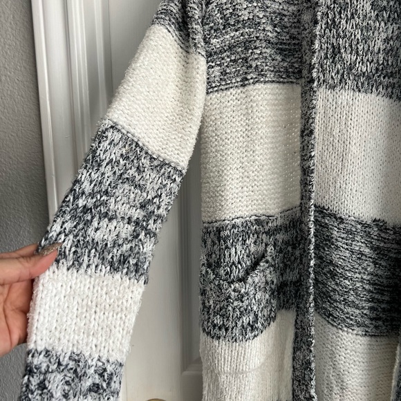 Micheal Kors sweater Medium - Picture 2 of 10